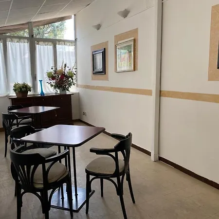 弗兰卡酒店 2*