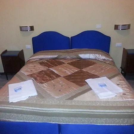 Franca Hotel 2*