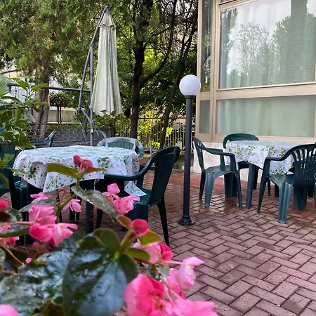 弗兰卡酒店 2* 里奥罗温泉